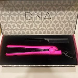 DNA Flirt hair straightener